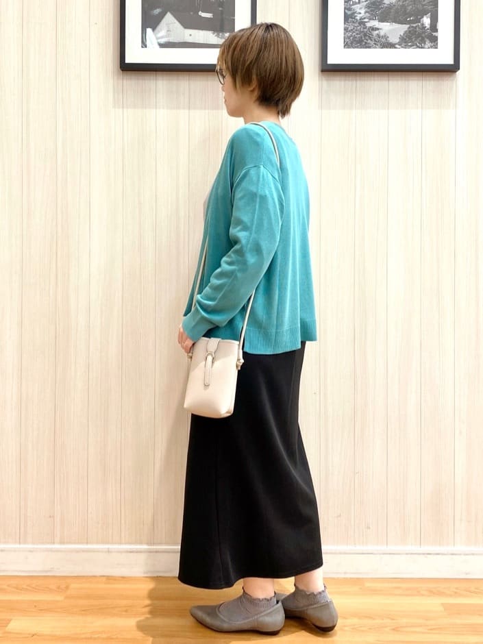ユ（yu）さんの「SHOO･LA･RUE｜◆ストレッチアーモンドトゥパンプス」を使ったコーディネート