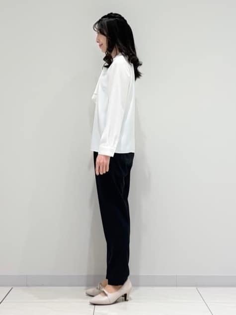 kayoさんの「INDIVI｜【洗える／UVケア／スーツ】ストレッチタックテーパードパンツ」を使ったコーディネート