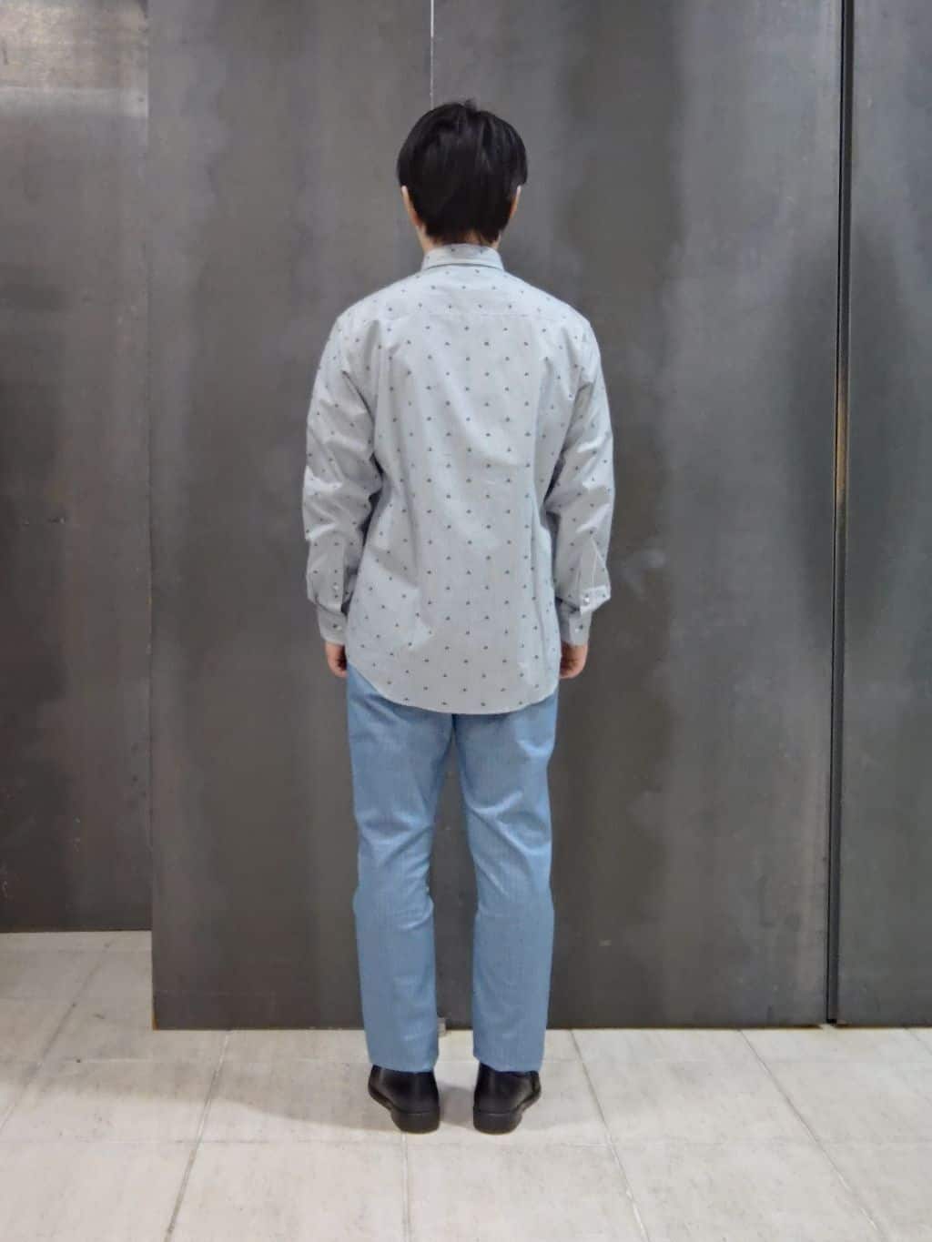 shiominさんの「TAKEO KIKUCHI｜ハットモチーフ ジャカード ストライプ シャツ」を使ったコーディネート