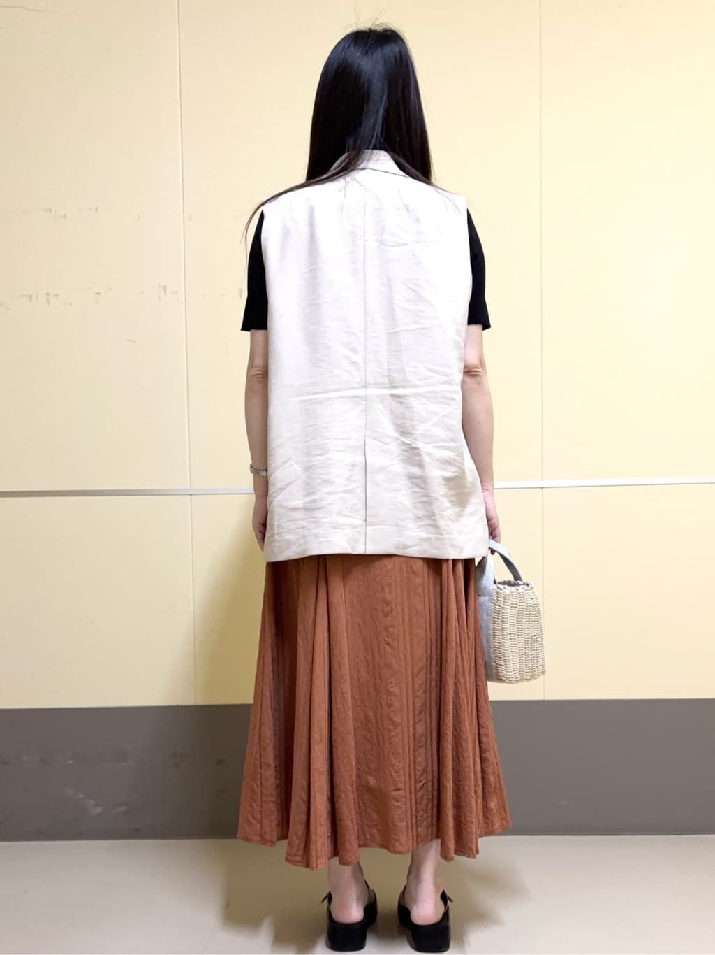 あきさんの「OPAQUE.CLIP｜◆《美人百花掲載》テーラードジレ／セットアップ対応【洗える】」を使ったコーディネート