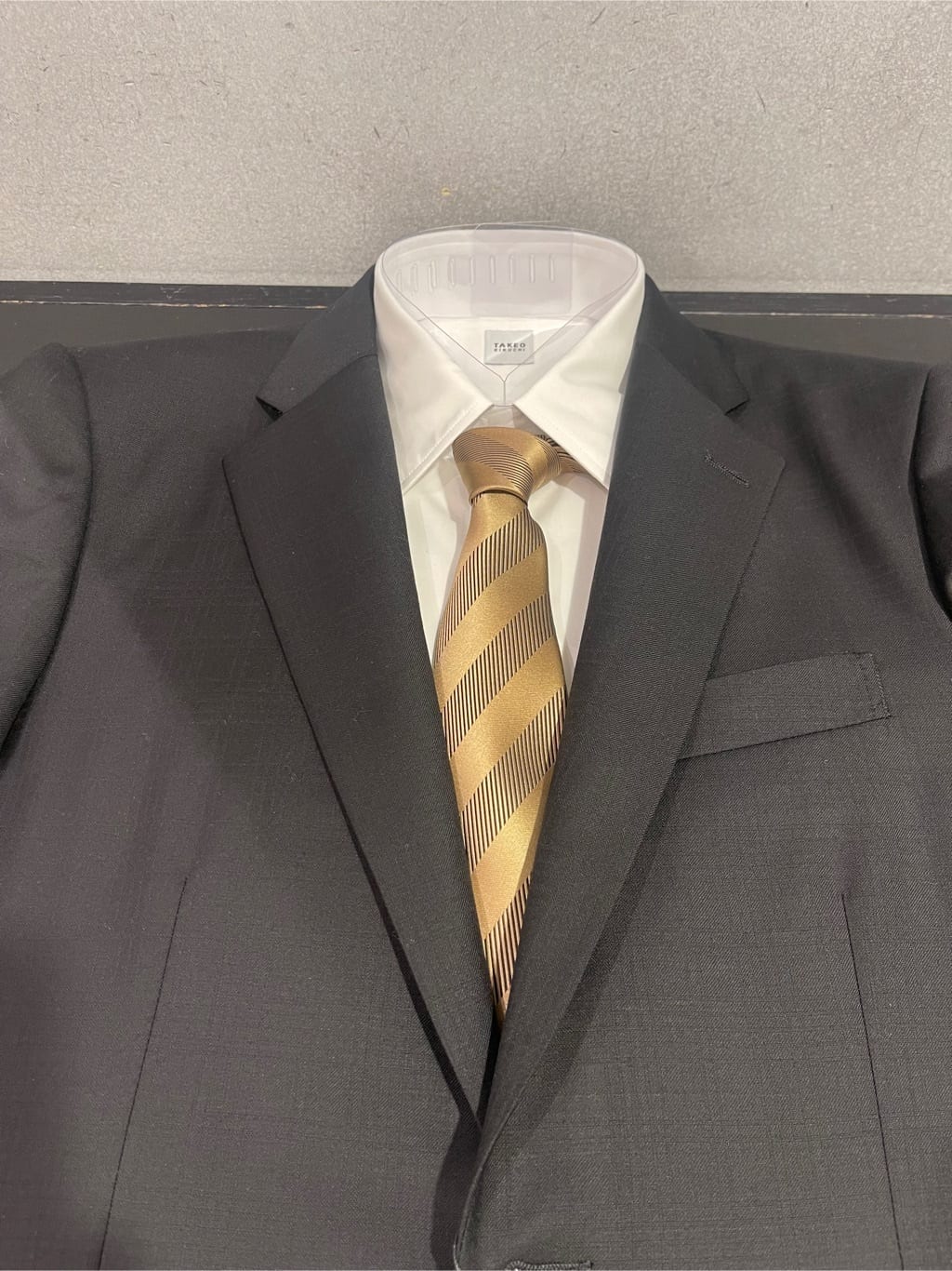 松村泰輔さんの「TAKEO KIKUCHI｜【Made in JAPAN】TANGOストライプ ネクタイ」を使ったコーディネート
