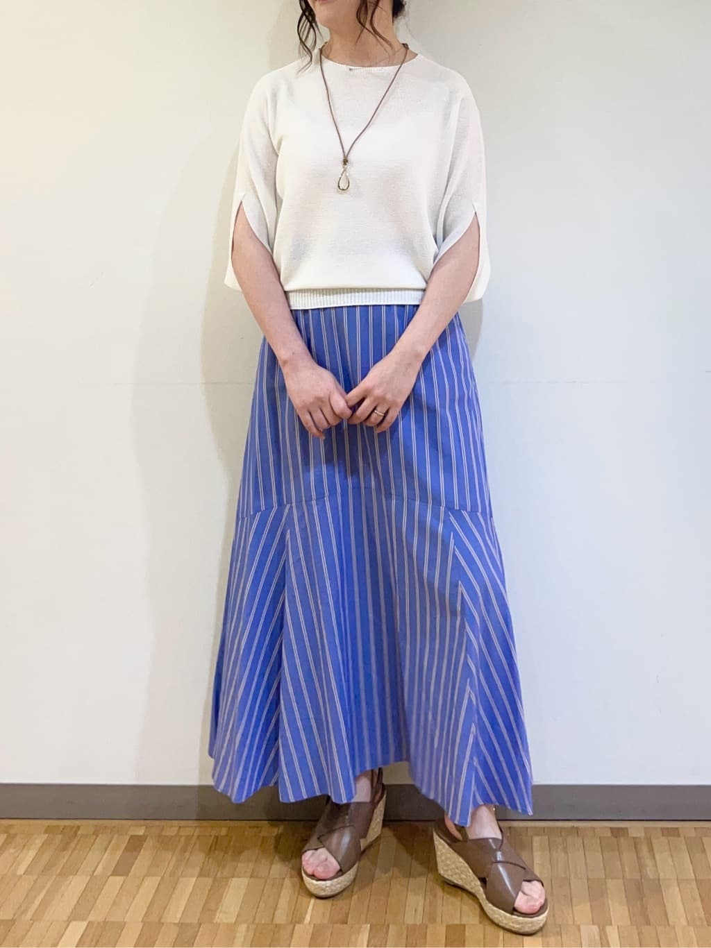 フナキさんの「UNTITLED｜◆【体型カバー/清涼感】ドルマンスリーブ プルオーバーニット」を使ったコーディネート