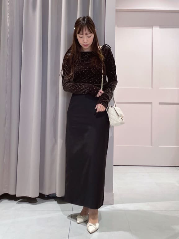 maiさんの「ESPERANZA｜スパンコールセパレートパンプス」を使ったコーディネート
