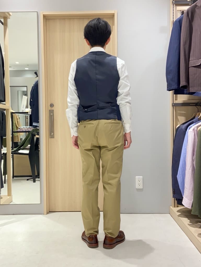 わいずみさんの「TAKEO KIKUCHI｜【Three by Three】シャイニーシャークピンヘッド ベスト / 3ピース対応」を使ったコーディネート