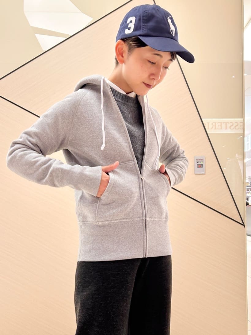 OCHIAIさんの「DRESSTERIOR｜デキシー吊裏毛ジップアップパーカ」を使ったコーディネート
