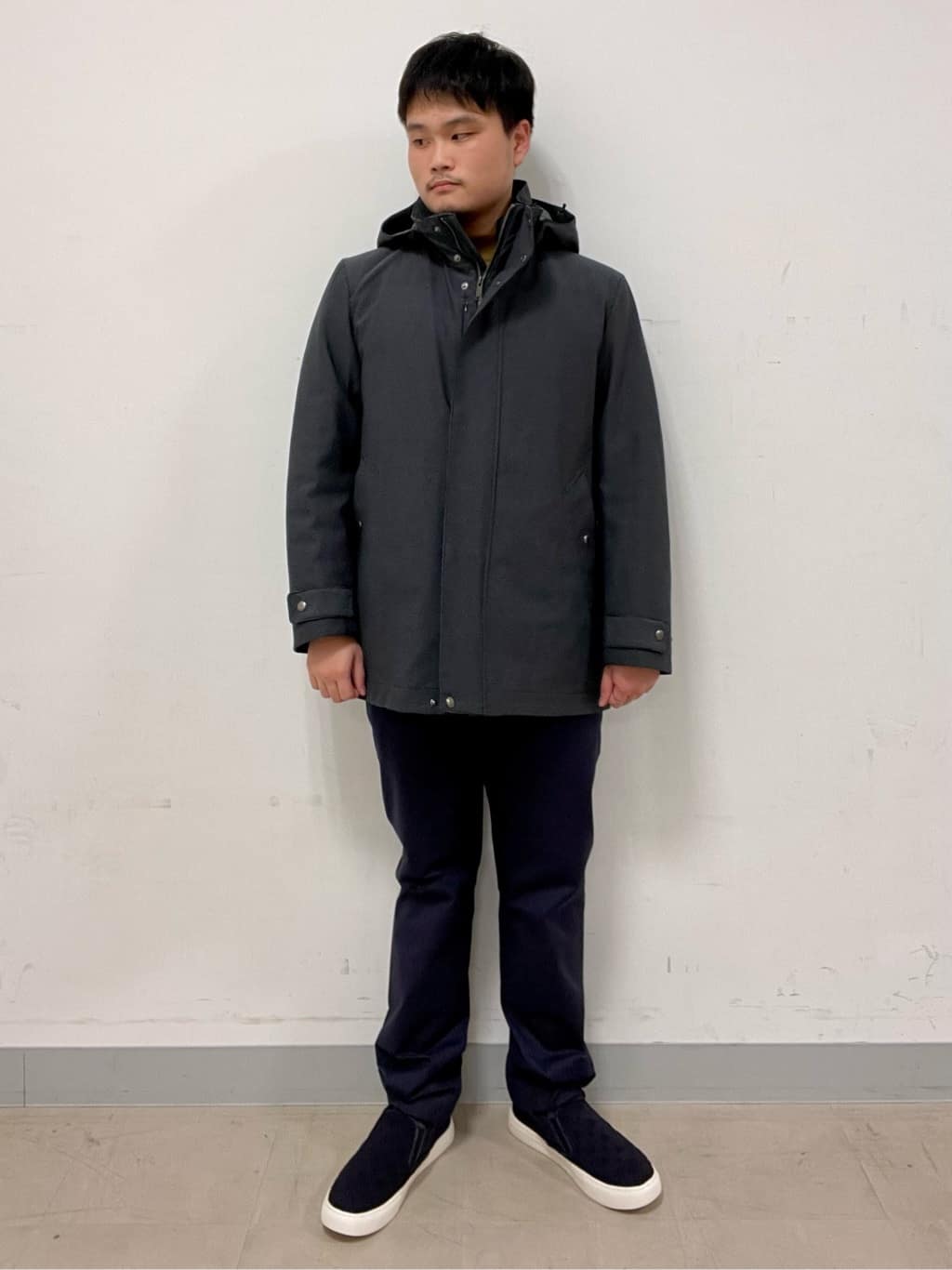 中村さんの「TAKEO KIKUCHI｜【全7サイズ&times;8色展開！】トップマルチヘリンボン パンツ」を使ったコーディネート