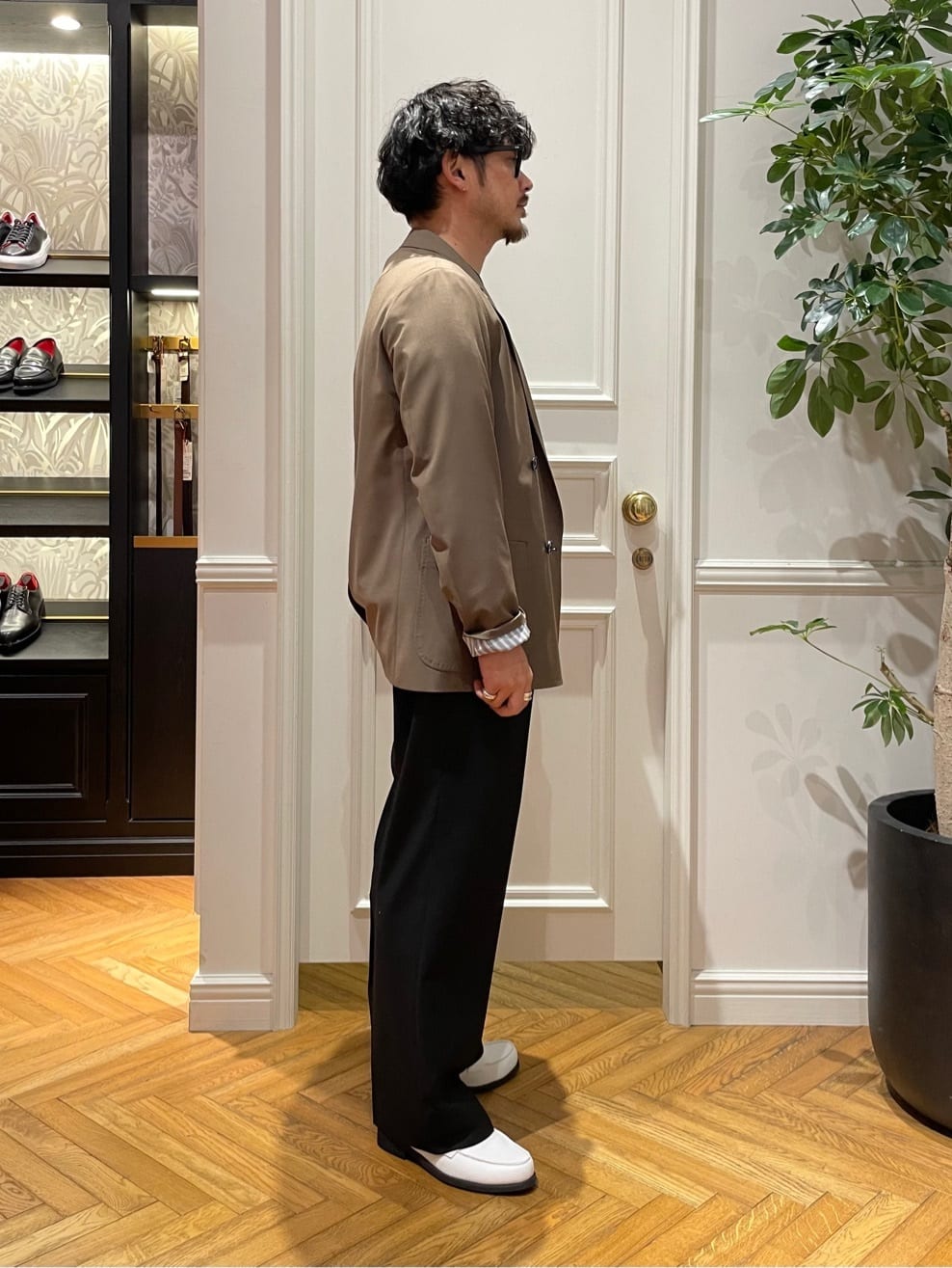 鶴田大士さんの「DRESSTERIOR｜【撥水加工/Safari5月号掲載】ローファー」を使ったコーディネート