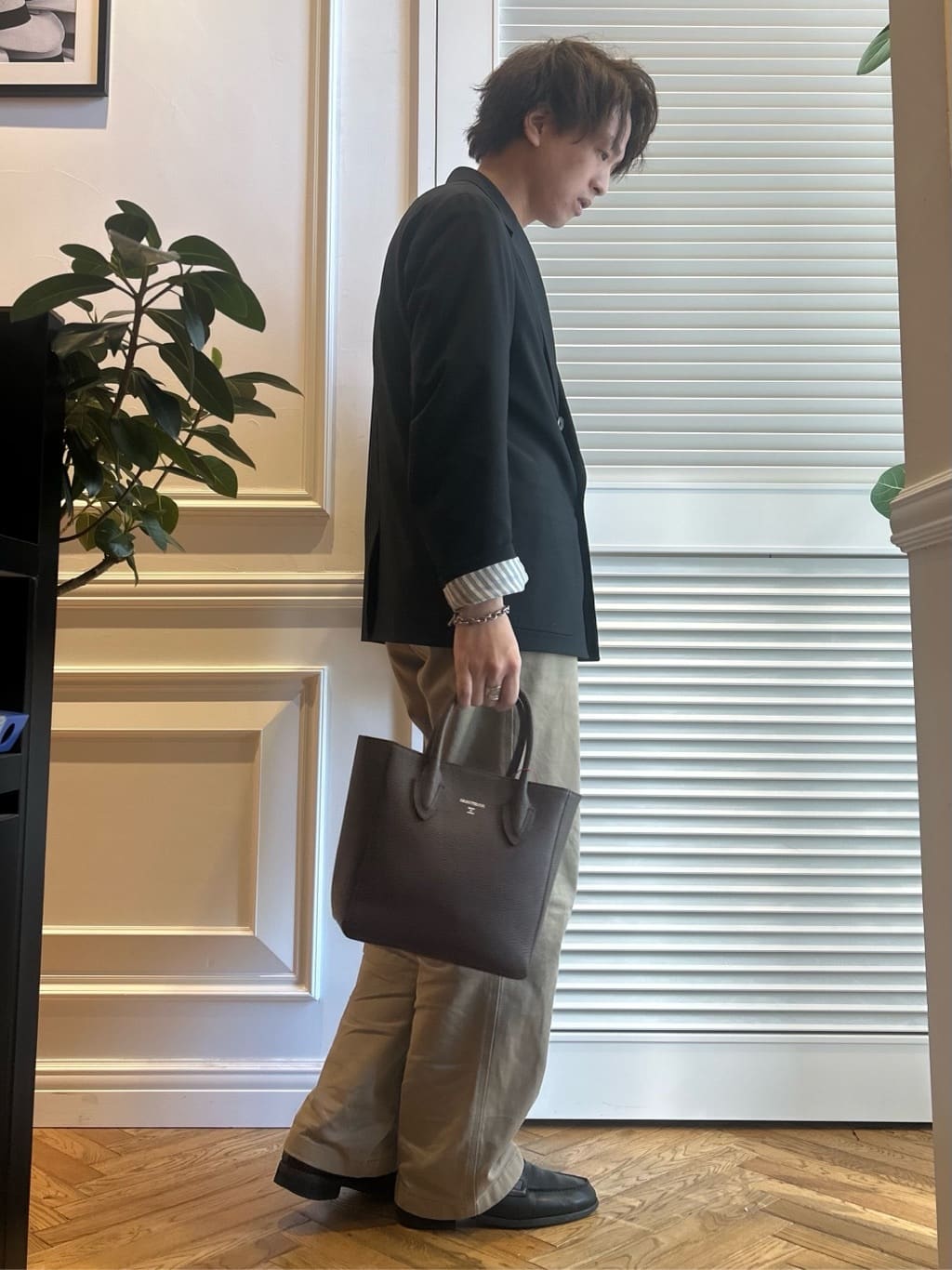須田　慎二郎さんの「DRESSTERIOR｜【撥水加工/Safari5月号掲載】ローファー」を使ったコーディネート