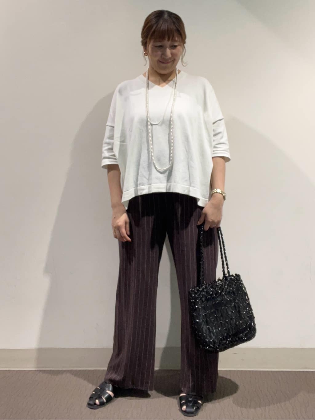 のん.Yさんの「OPAQUE.CLIP｜◆リラクシーワイドVネックニット【洗濯機洗い可】」を使ったコーディネート
