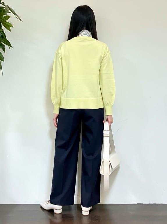 カレンさんの「UNTITLED｜【手洗い／88cm正方形】バイカラーハーネススカーフ」を使ったコーディネート