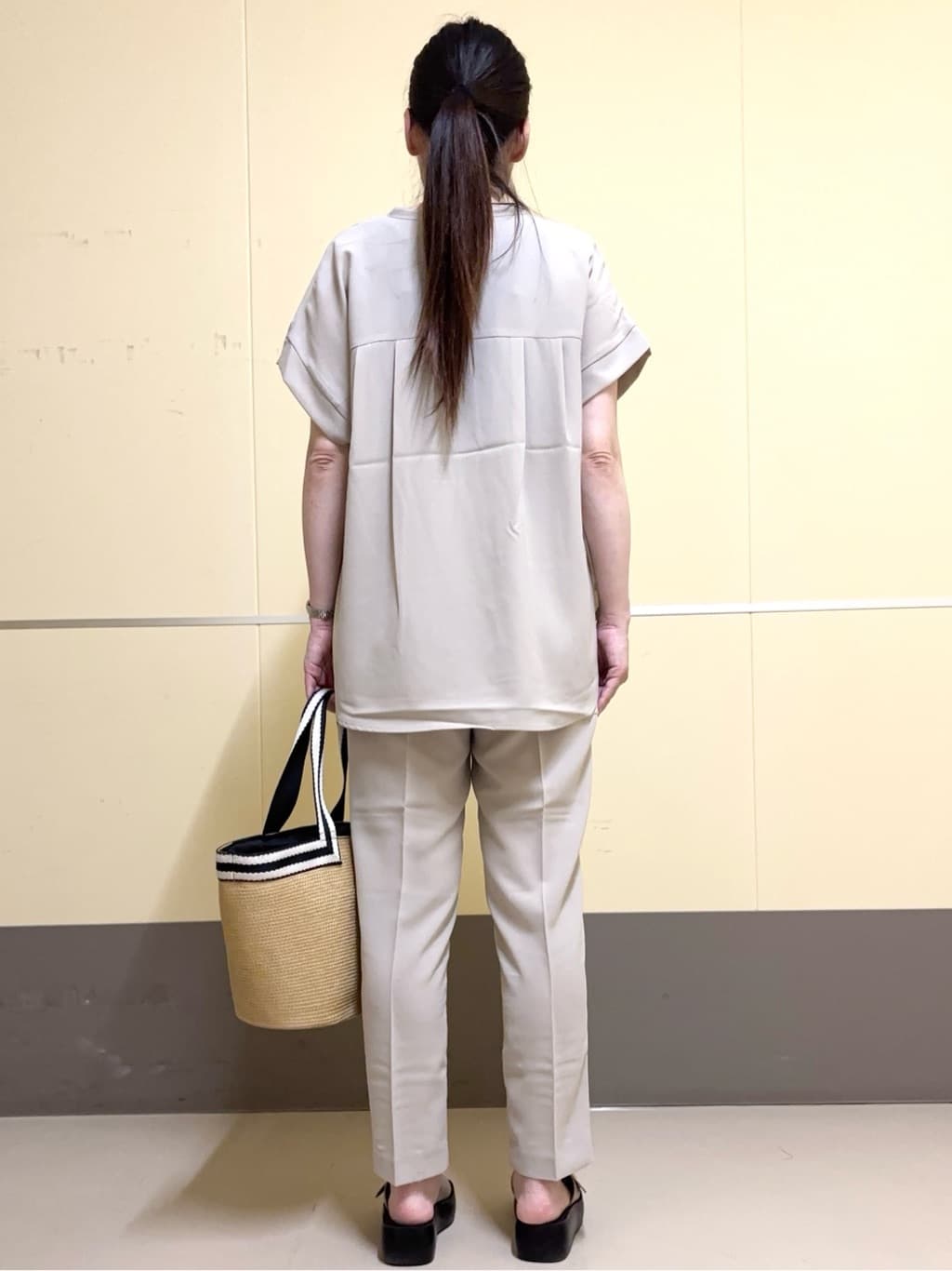 あきさんの「OPAQUE.CLIP｜《7色展開／SS-LLサイズ》ストレッチスキッパーブラウス／セットアップ対応【洗濯機洗い可／防シワ】」を使ったコーディネート
