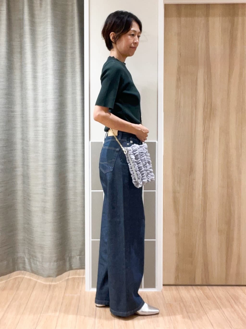 ヨッコさんの「grove｜【SOMETHING&times;grove別注】LISAWIDE DENIM PANTS」を使ったコーディネート