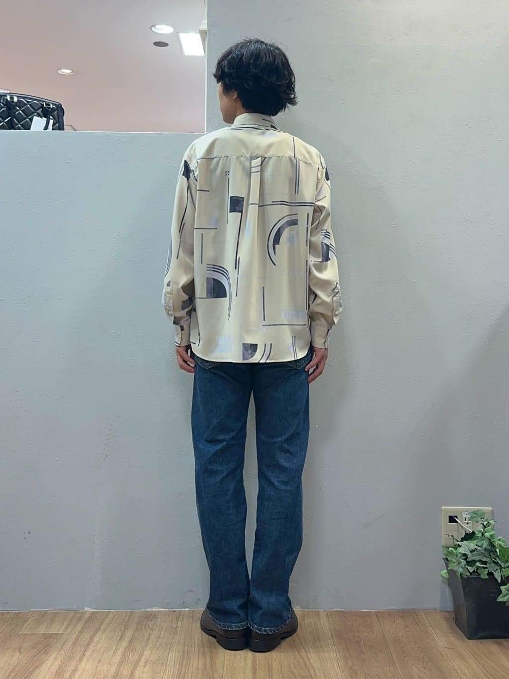 Uさんの「TAKEO KIKUCHI｜【モンスターストレッチ】日本製 ウォッシュド デニムパンツ」を使ったコーディネート