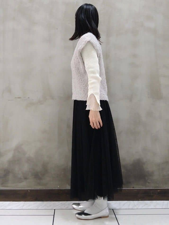shioさんの「grove｜◆ラメリリーニットベスト」を使ったコーディネート