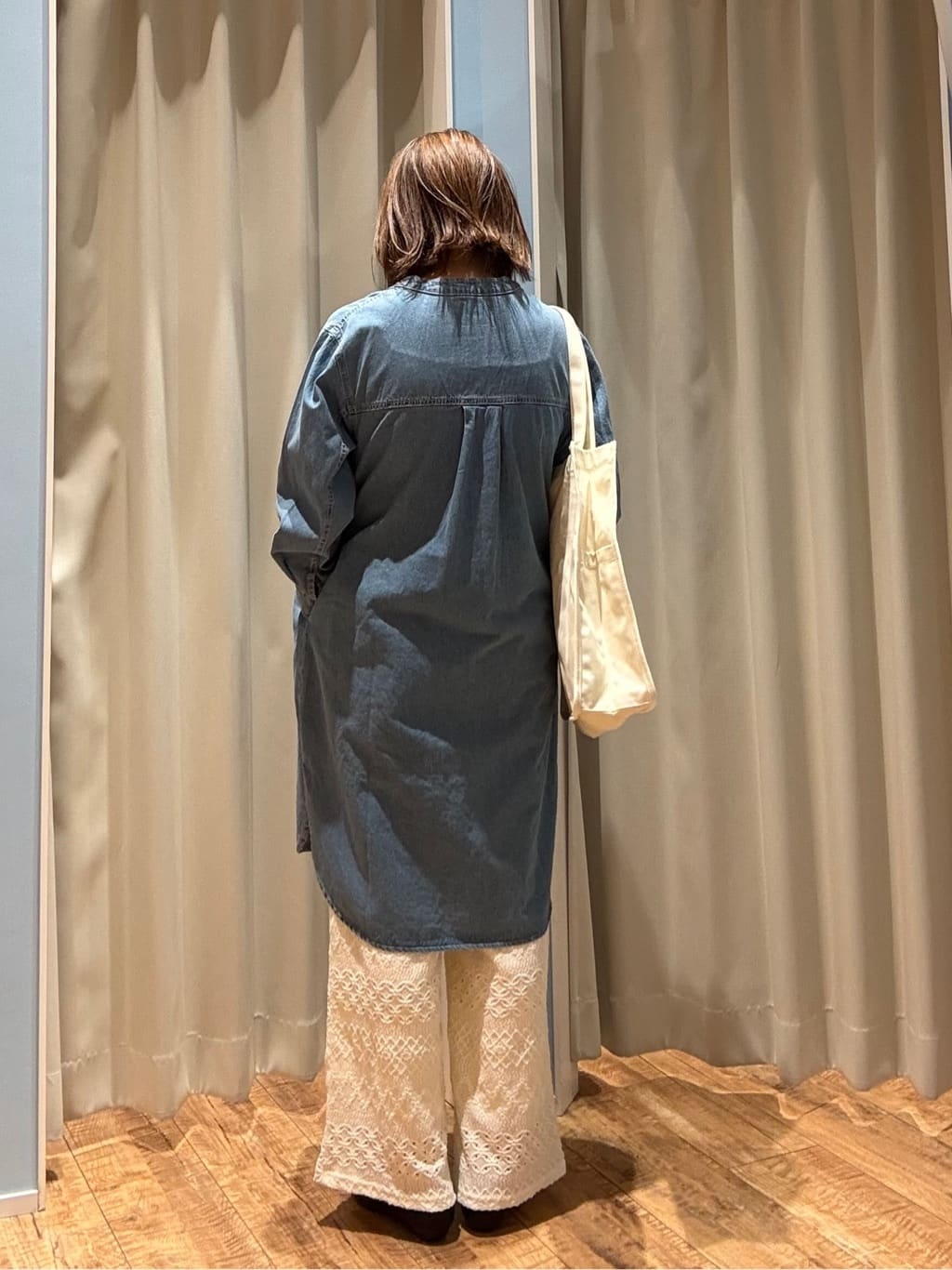 yuさんの「SHOO･LA･RUE｜◆【洗える/体型カバー】デニム シャツワンピース」を使ったコーディネート