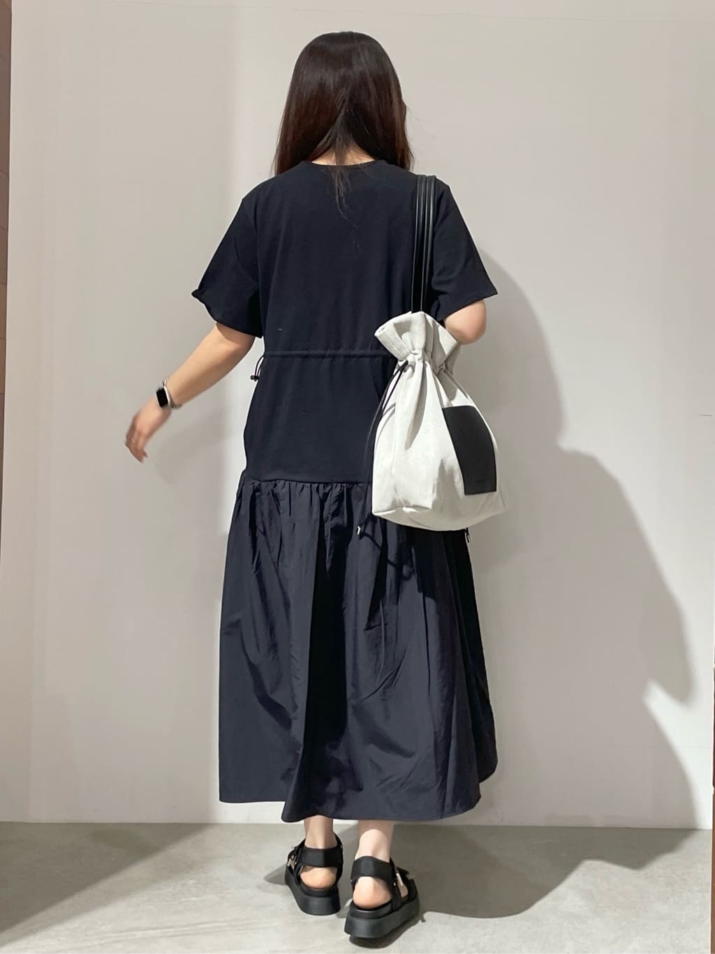kanahoさんの「OPAQUE.CLIP｜◆フィット＆フレアドッキングワンピース【洗濯機洗い可】」を使ったコーディネート