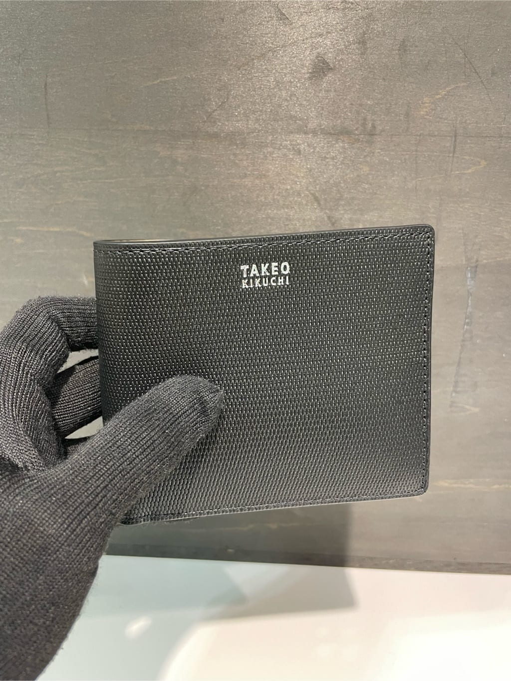 すずきさんの「TAKEO KIKUCHI｜【ソフト＆ナチュラル】ミニメッシュ レザー コインケース」を使ったコーディネート
