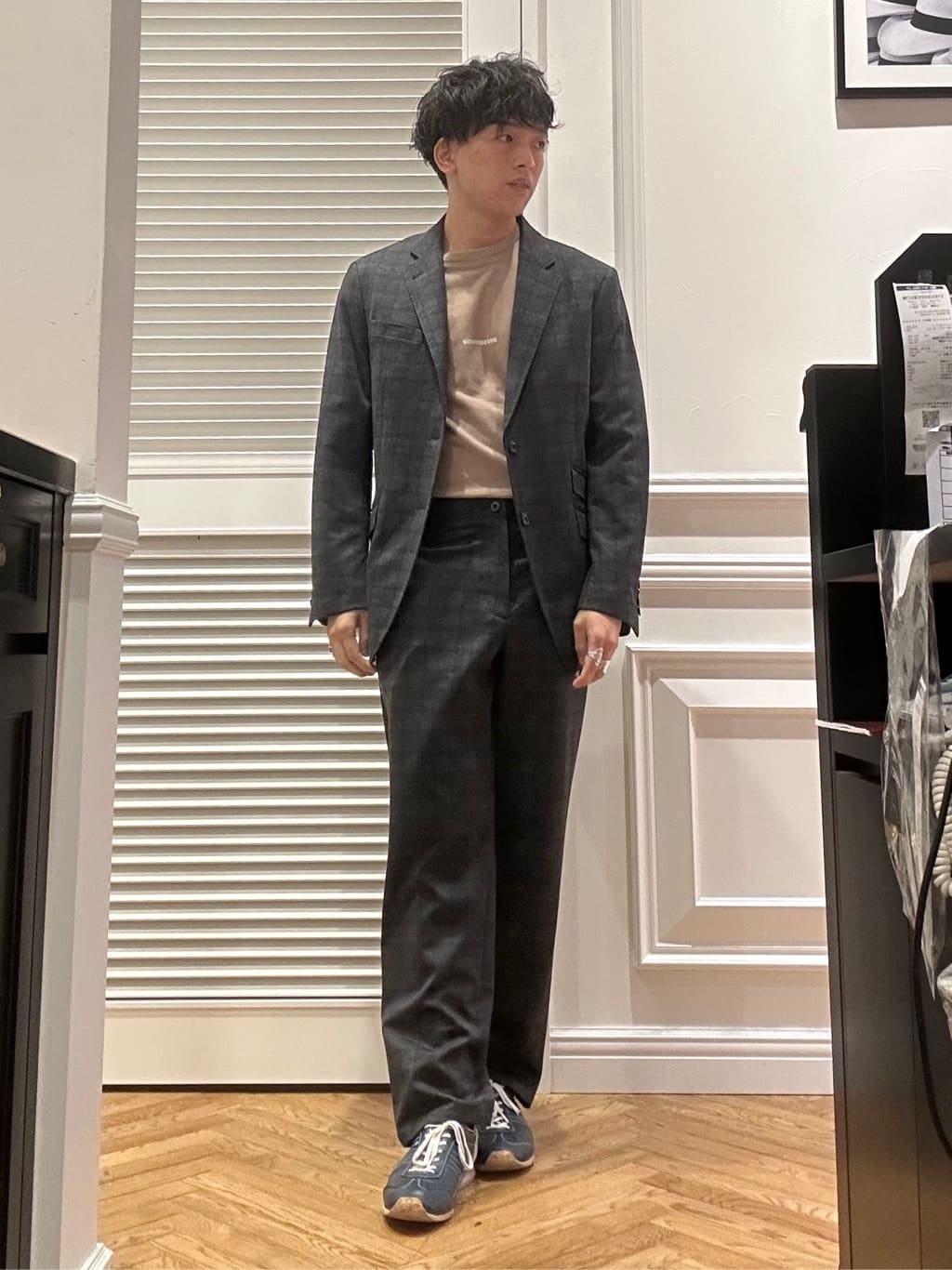 須田　慎二郎さんの「DRESSTERIOR｜」を使ったコーディネート