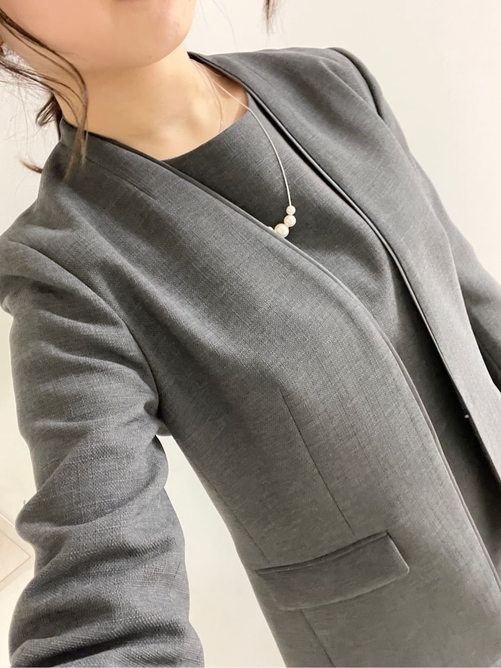 kahoさんの「INDIVI｜【セレモニーにおすすめ！】パール調トップネックレス」を使ったコーディネート