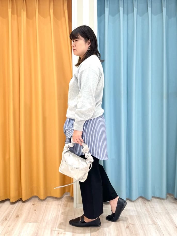 TUMU-TUMUさんの「SHOO･LA･RUE｜◆【洗える/S-LL/ちくちくしにくい】大人のための ロゴ入りスウェットライクニット」を使ったコーディネート