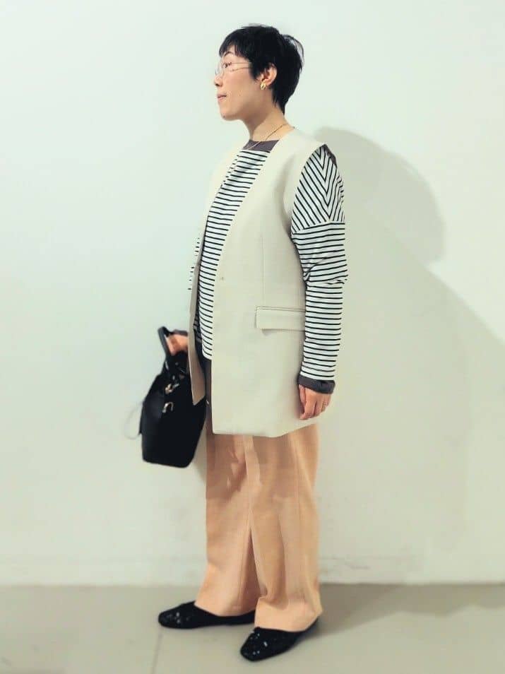 kodamaさんの「THE SHOP TK｜◆【セットアップ可】リサイクルシャークスキンジレ/洗える」を使ったコーディネート