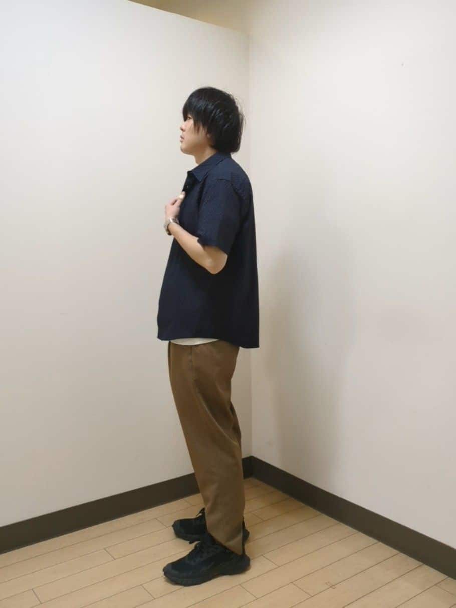 あきやまさんの「TAKEO KIKUCHI｜【抗菌防臭／5サイズ展開】ハイゲージポンチ Tシャツ」を使ったコーディネート