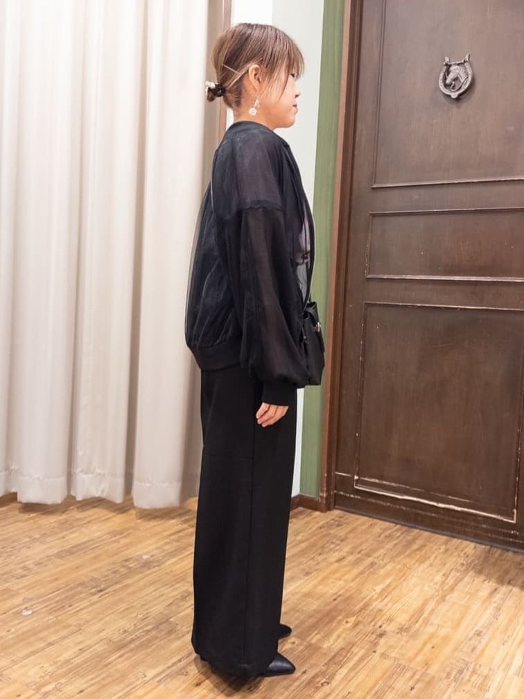 みかりん さんの「SHOO･LA･RUE｜◆【通勤/セレモニー】Vカットデザインで足が美しく見える ベーシック5cmパンプス」を使ったコーディネート
