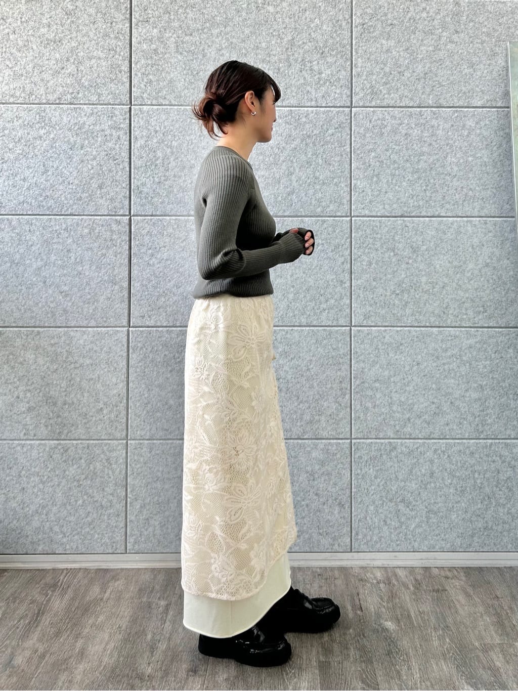 harunaさんの「CODE A｜slit jersey skirt」を使ったコーディネート