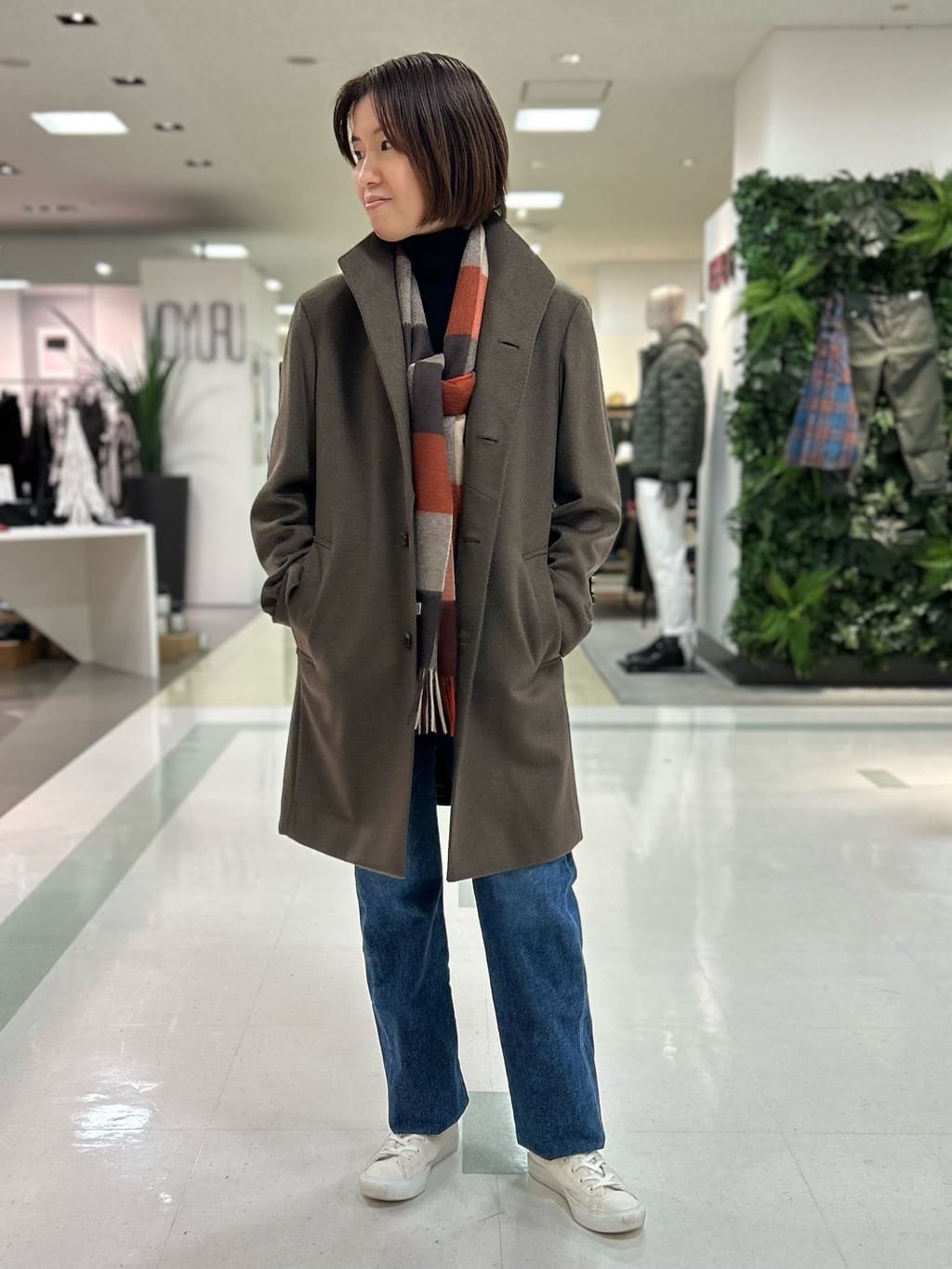 みかさんの「TAKEO KIKUCHI｜【ウールカシミヤブレンド】ビーバー調 スタンドカラー コート」を使ったコーディネート