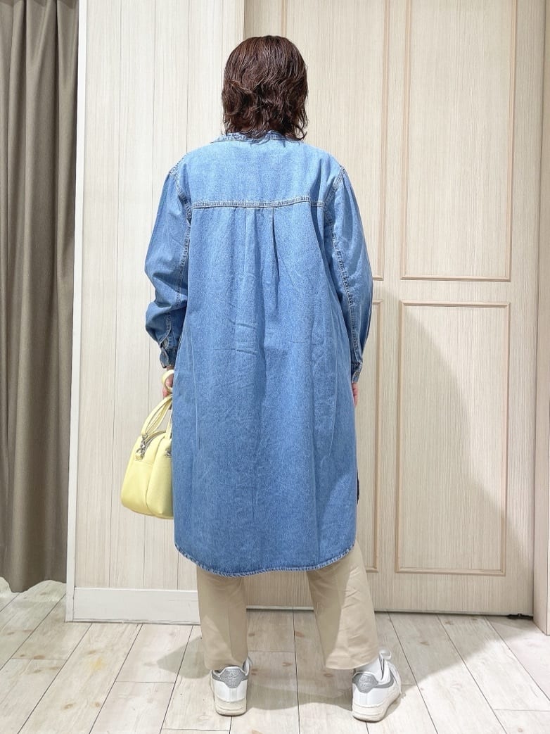 kaneさんの「SHOO･LA･RUE｜◆【洗える/体型カバー】デニム シャツワンピース」を使ったコーディネート