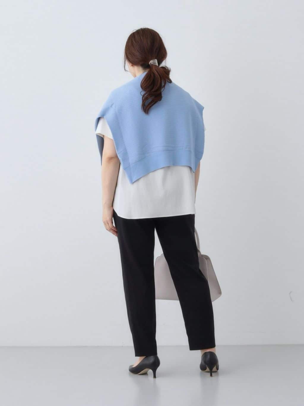 kaoさんの「INDIVI｜◆【洗える／SETUP可能/UVケア/接触冷感/日本製】バンドカラー半袖ブラウス」を使ったコーディネート