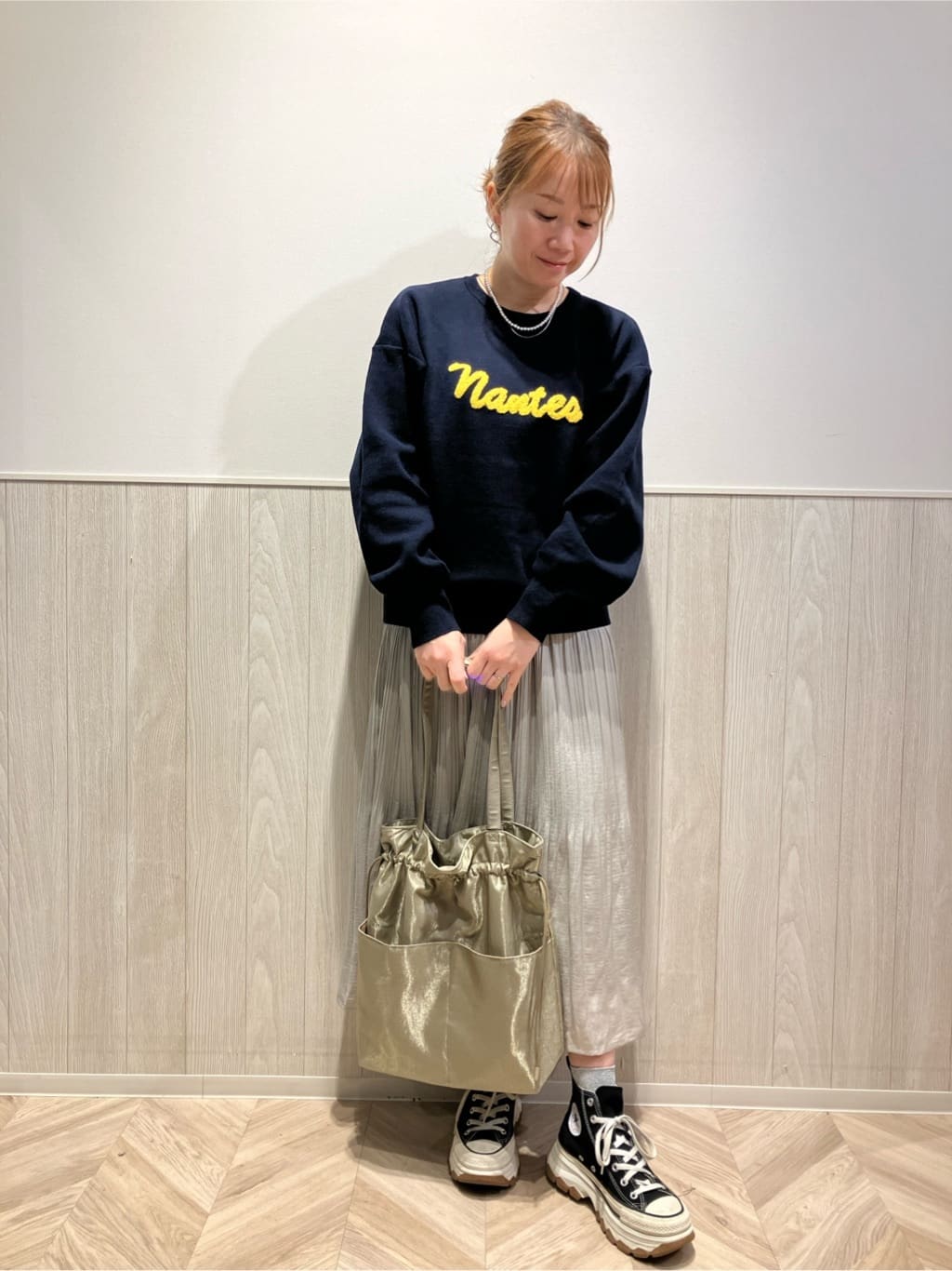 shokoさんの「SHOO･LA･RUE｜◆【洗える/S-LL/ちくちくしにくい】大人のための ロゴ入りスウェットライクニット」を使ったコーディネート