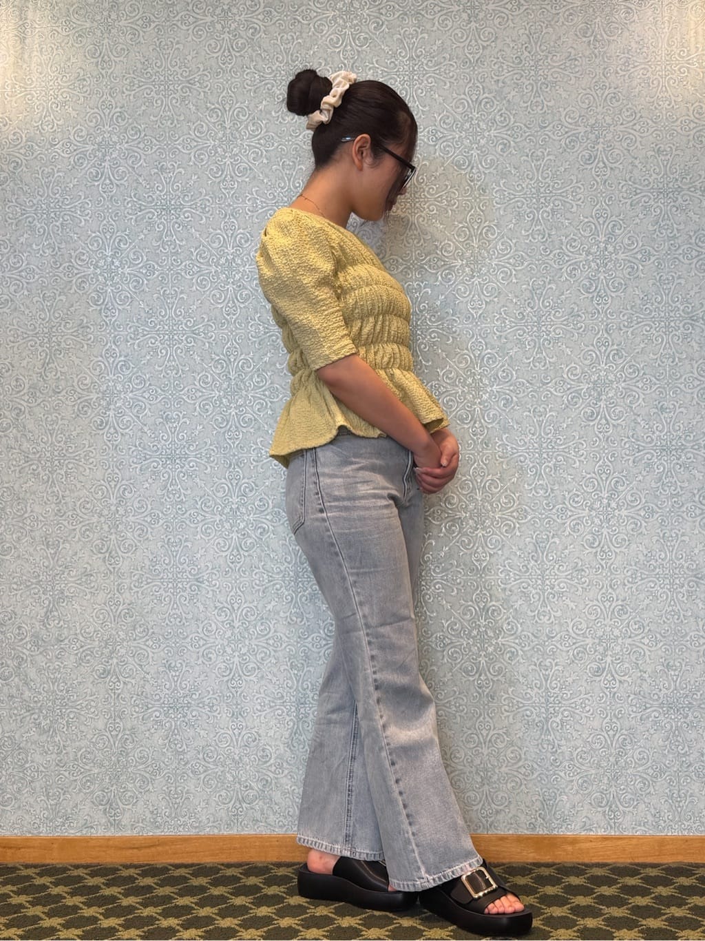 ayanoさんの「index｜《丈が選べる》ストレートデニムパンツ【洗濯機洗い可】」を使ったコーディネート