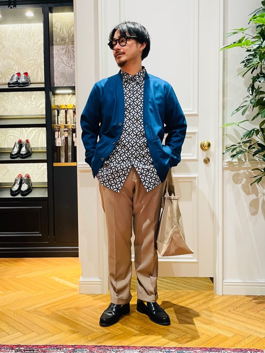 鶴田大士さんの「DRESSTERIOR｜【撥水加工/Safari5月号掲載】ローファー」を使ったコーディネート
