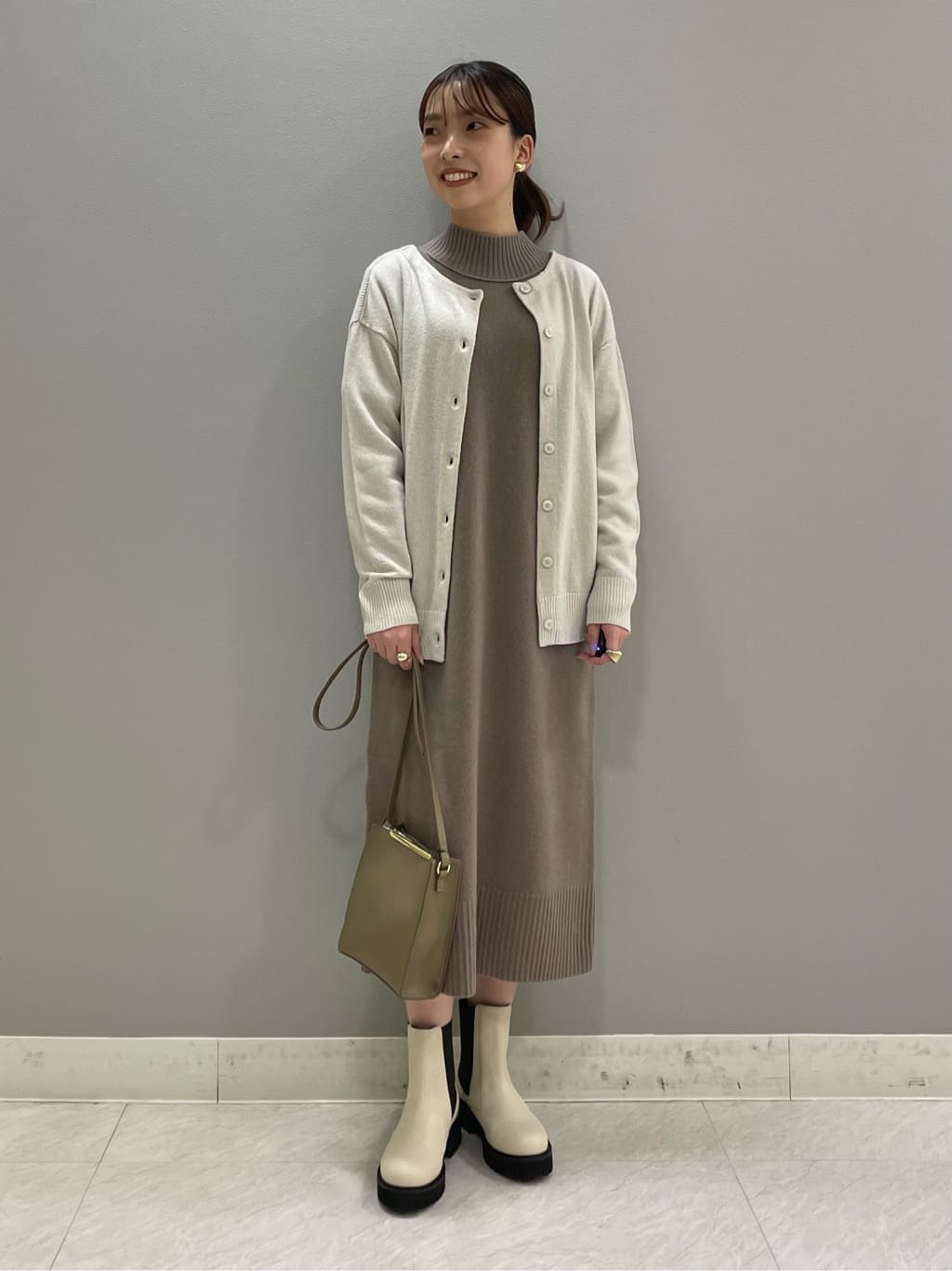 ねねさんの「INDIVI｜【2WAY／前後着用可能】ラメ入りトレンドニット」を使ったコーディネート