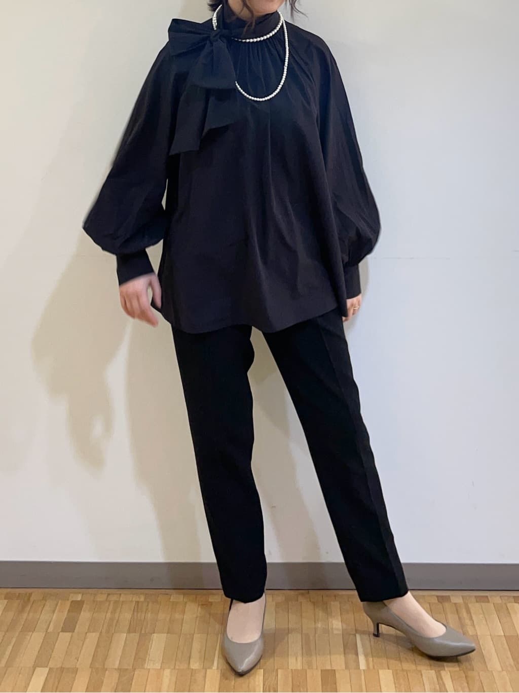 フナキさんの「UNTITLED｜◆【通勤スーツ】タックテーパードパンツ」を使ったコーディネート