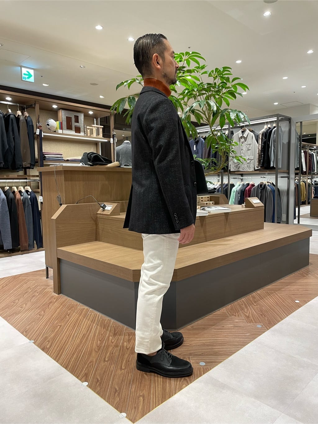 sioさんの「TAKEO KIKUCHI｜【Sサイズ～】ストレッチ デニム パンツ」を使ったコーディネート