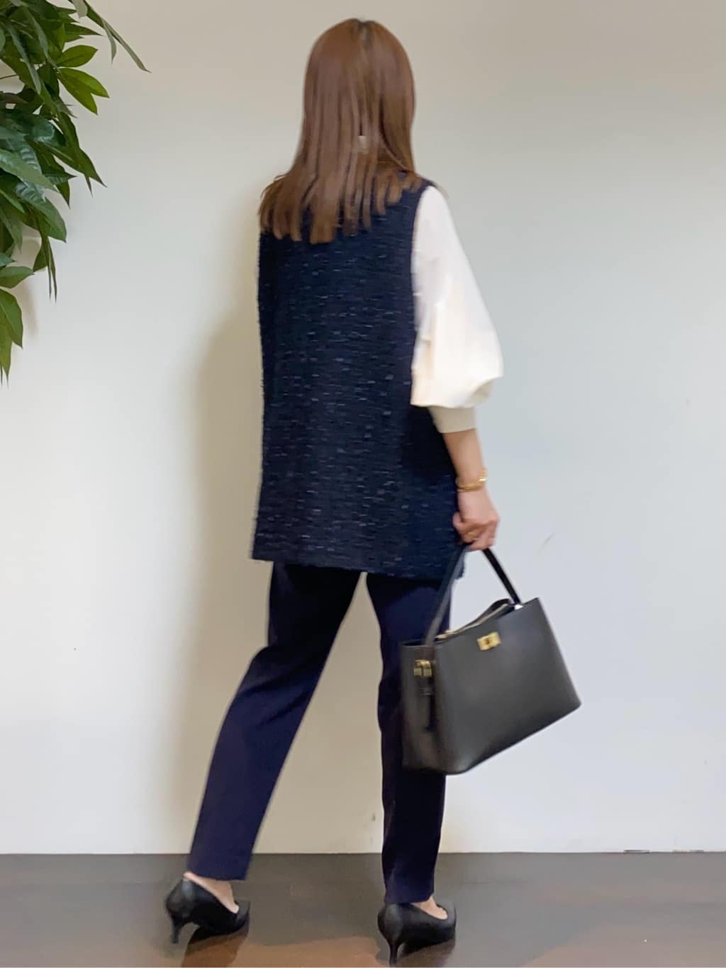 tomoさんの「UNTITLED｜◆【通勤スーツ】タックテーパードパンツ」を使ったコーディネート
