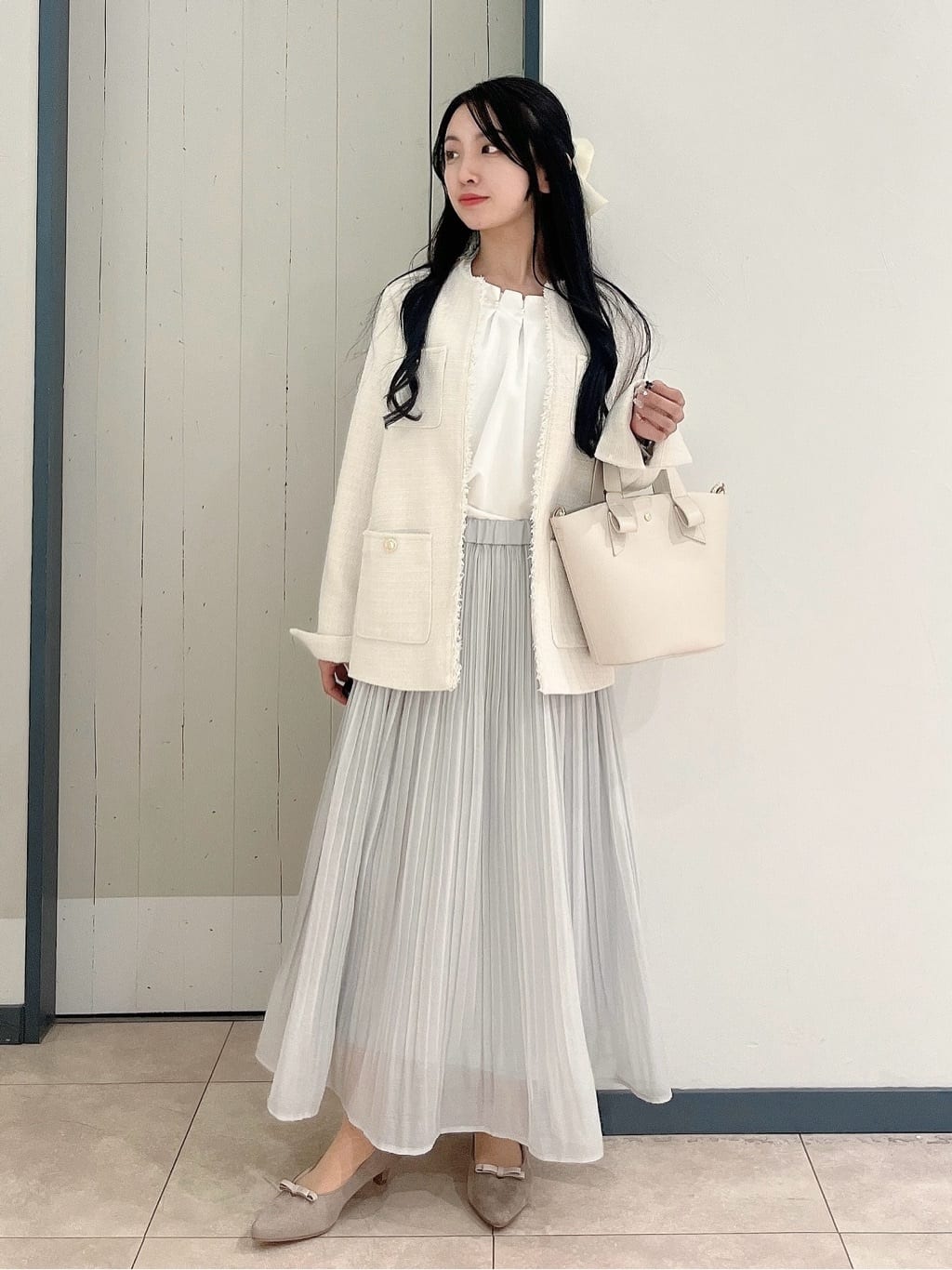 ayanoさんの「grove｜【ふわっと心地よい足入れ】やわここち(R)Vカットパンプス」を使ったコーディネート