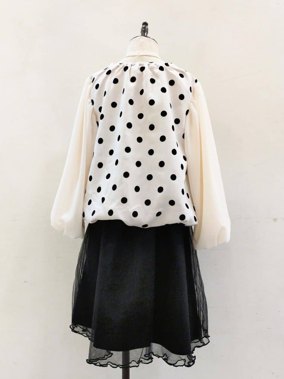yuzuyamamaさんの「SHOO･LA･RUE｜◆【100-140cm/プチセレ/セットアップ可】フロッキードットブラウス」を使ったコーディネート