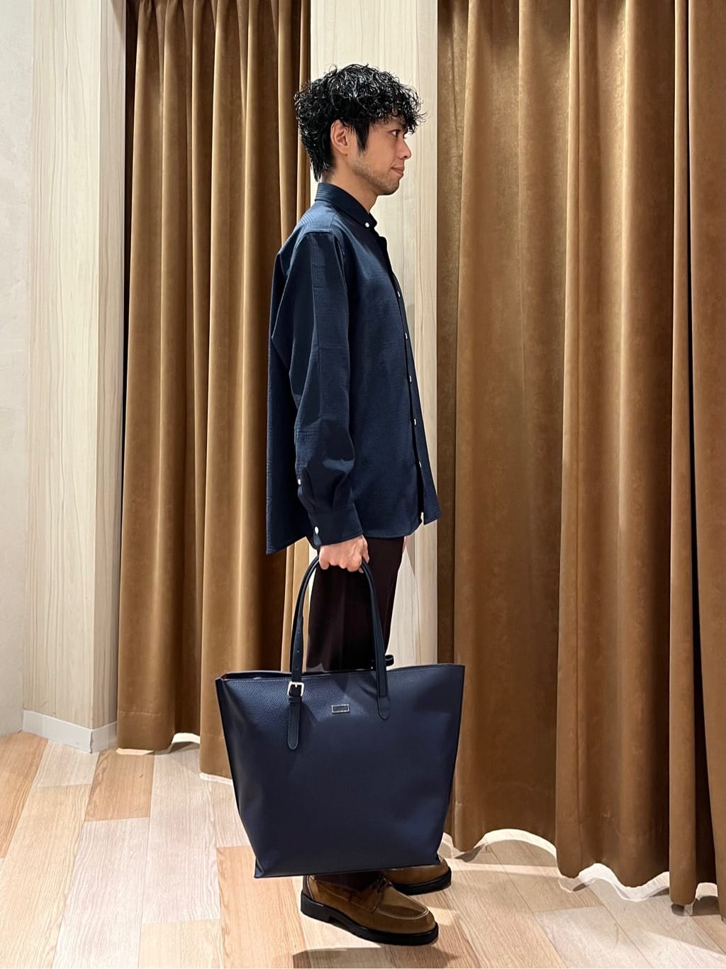 URAさんの「TAKEO KIKUCHI｜【Made in JAPAN】播州織 ストレッチ パンツ」を使ったコーディネート
