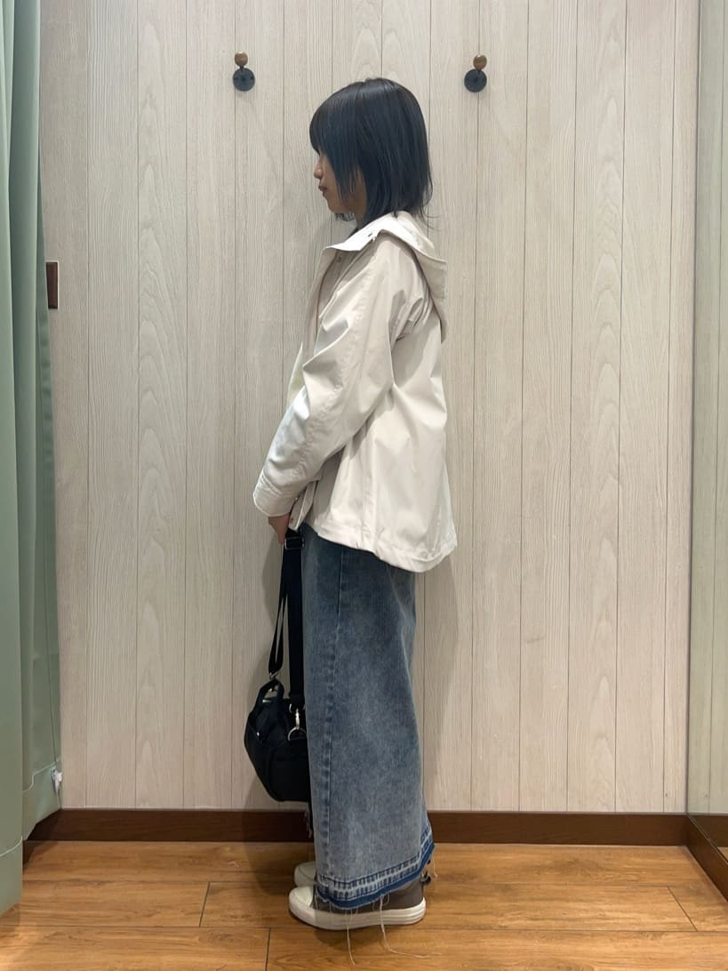 すずさんの「SHOO･LA･RUE｜◆【洗える/S-LL/ちくちくしにくい】大人のための ロゴ入りスウェットライクニット」を使ったコーディネート