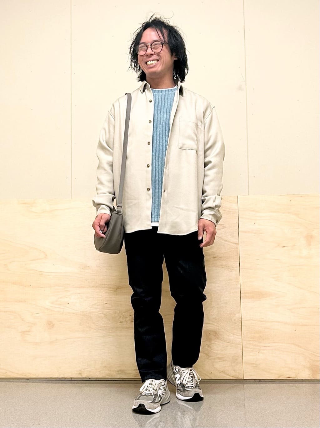 KENJI Iさんの「THE SHOP TK｜【オールシーズン穿ける！】7DAYSストレッチへリンボンパンツ　ON&hArr;OFF兼用」を使ったコーディネート