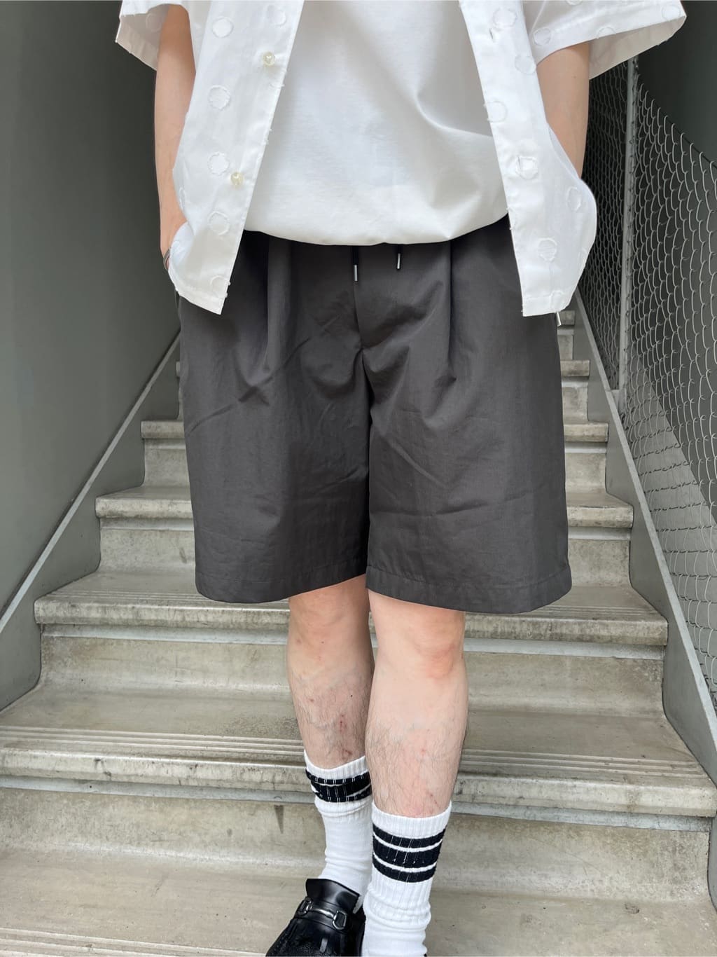 Shintaroさんの「TAKEO KIKUCHI｜【抗菌防臭／5サイズ展開】ハイゲージポンチ Tシャツ」を使ったコーディネート