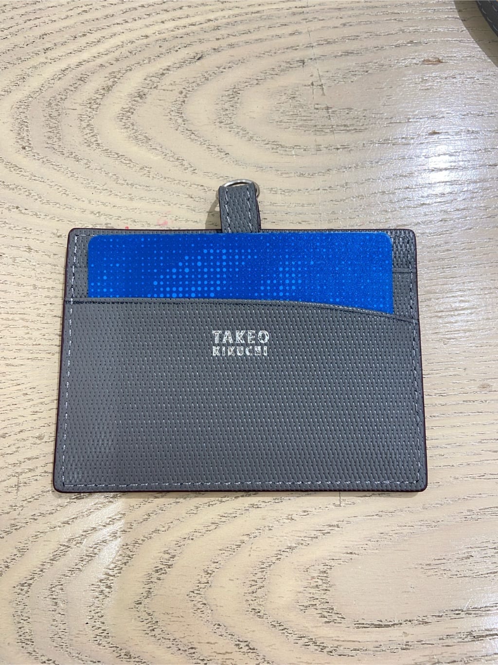 わいずみさんの「TAKEO KIKUCHI｜【ソフト＆ナチュラル】ミニメッシュ レザー IDカードホルダー」を使ったコーディネート