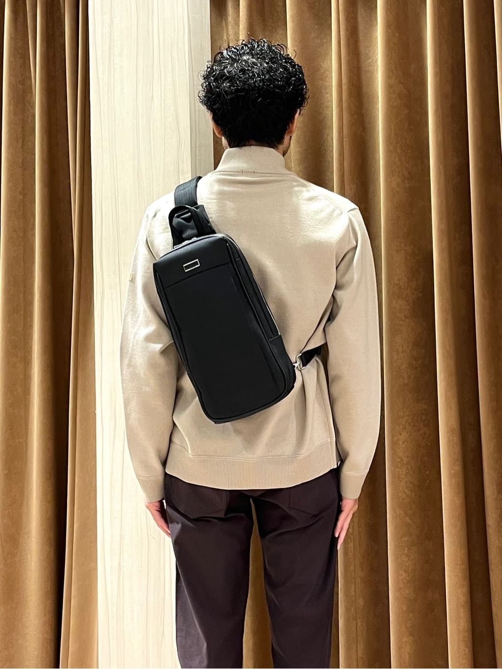 URAさんの「TAKEO KIKUCHI｜【Made in JAPAN】播州織 ストレッチ パンツ」を使ったコーディネート