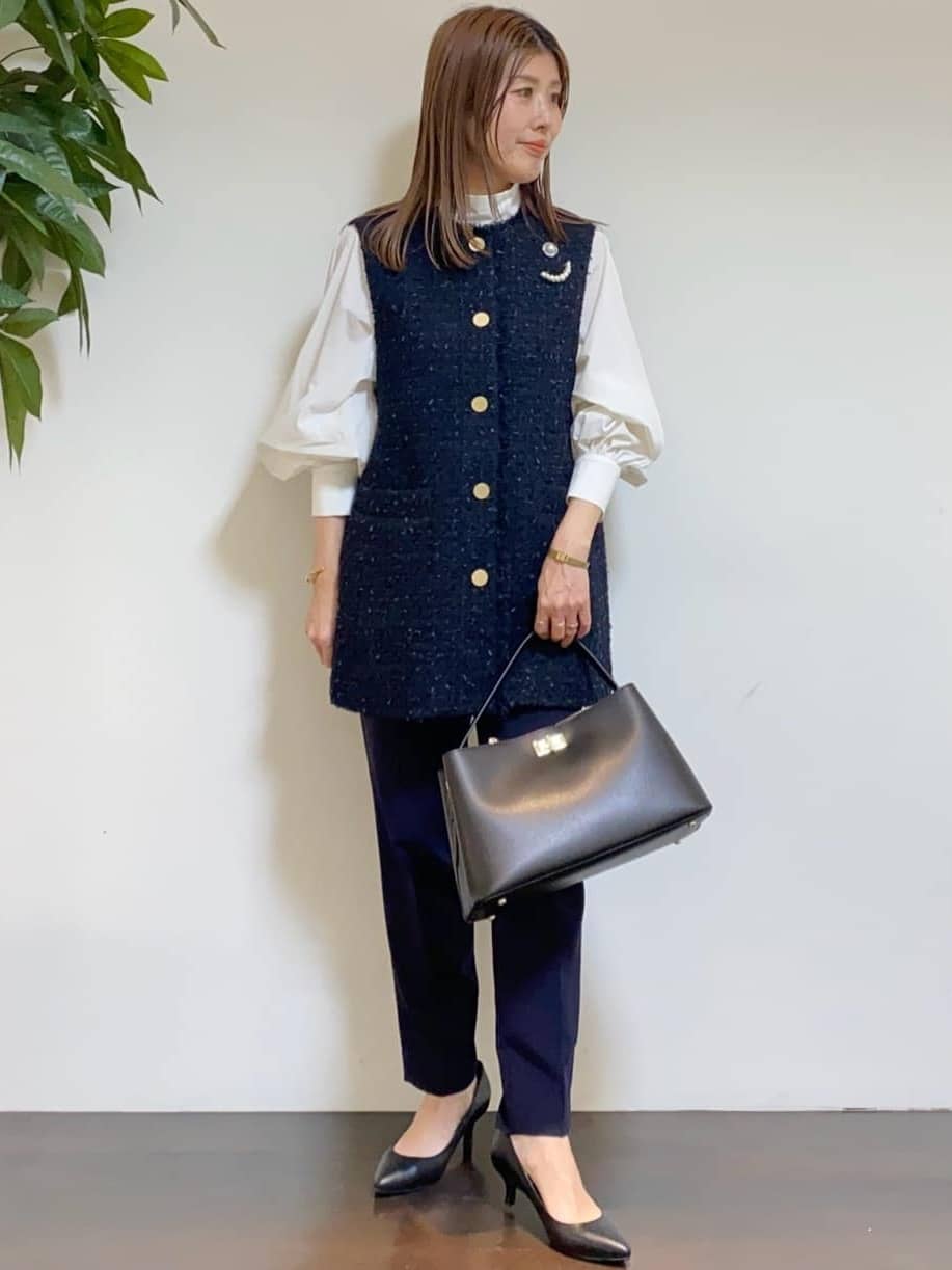 tomoさんの「UNTITLED｜◆【通勤スーツ】タックテーパードパンツ」を使ったコーディネート