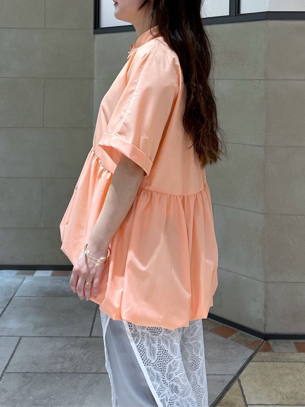 よねさんの「INDIVI｜【接触冷感／セットアップ対応】イージーテーパードパンツ【通勤・セレモニー】」を使ったコーディネート