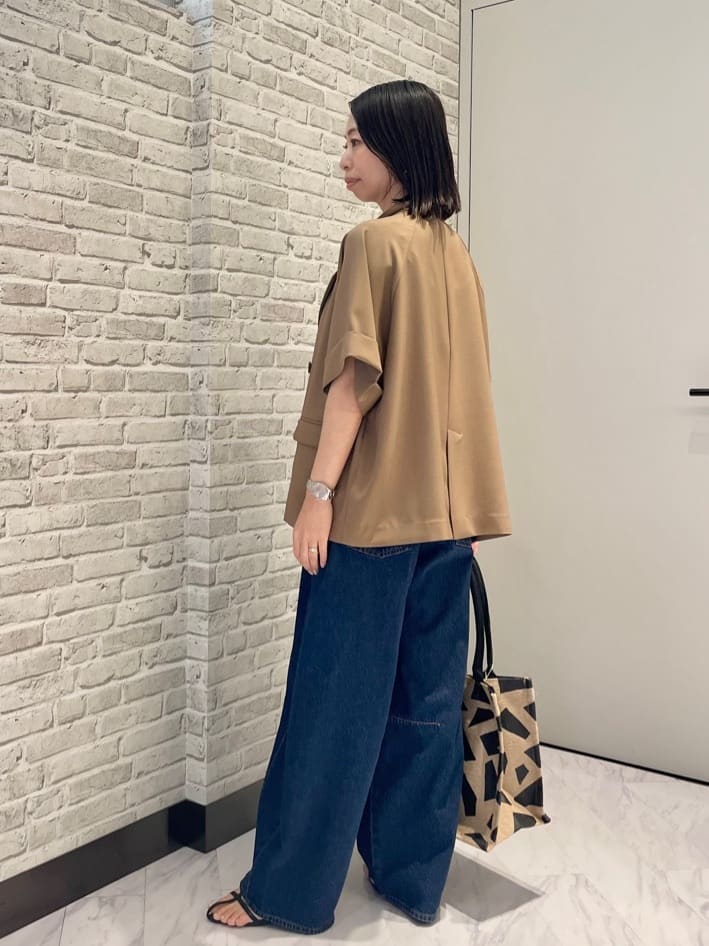 Mikoさんの「INDIVI｜ハイウエストカーブデニム」を使ったコーディネート