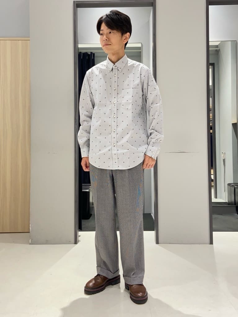 わいずみさんの「TAKEO KIKUCHI｜ハットモチーフ ジャカード ストライプ シャツ」を使ったコーディネート